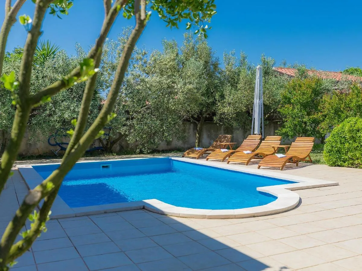 Holiday Home Cherry - Mdn149 By Interhome Liznjan Croatia